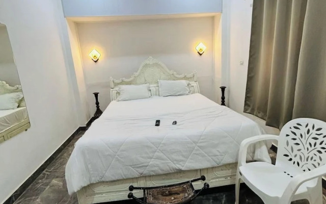 Hotel The White House Varanasi