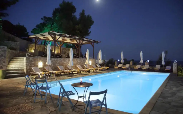 Yalis Hotel