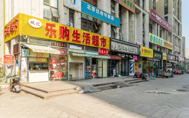 Zhengzhou Zhongyuan·Shenglong square