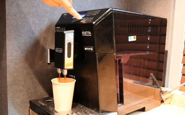 Rembrandt Cabin and Spa Shimbashi - Caters to Men