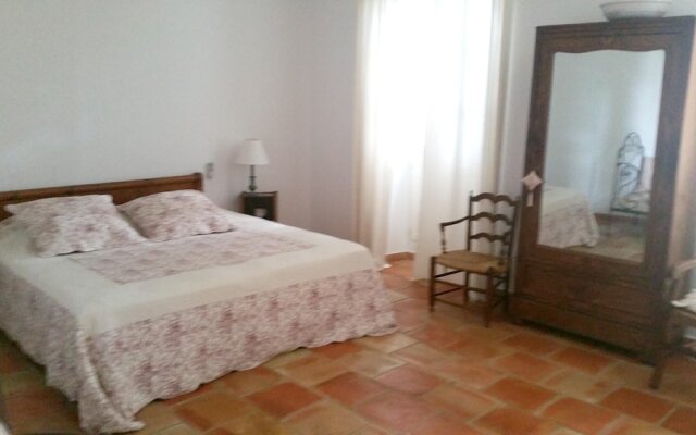 House With 3 Bedrooms in Six-fours-les-plages, With Enclosed Garden an