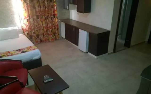 Aphamia Hotel