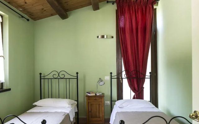 Charming Apartment in Ascoli Piceno Near Village