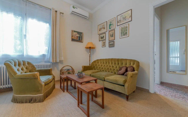 Vintage-style Garden Apartment