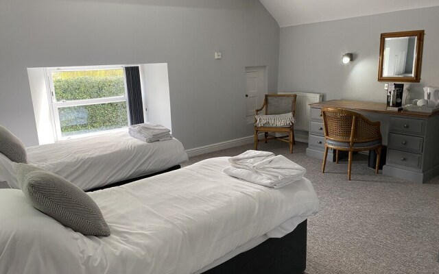 The Roade House Rooms