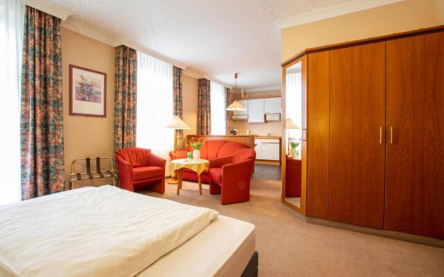 1 Raum Apartment kleiner Balkon