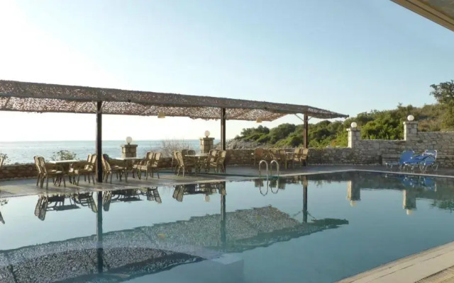 Lalloudes Seaside Accommodation