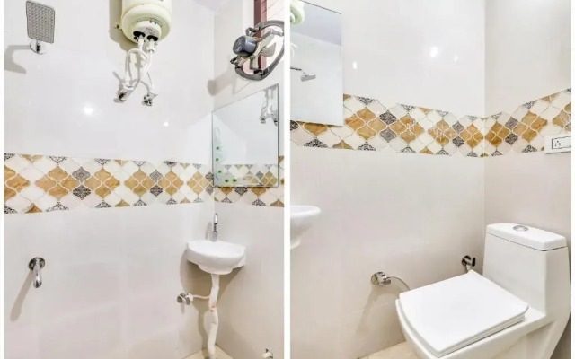 Akash Guest House by OYO Rooms