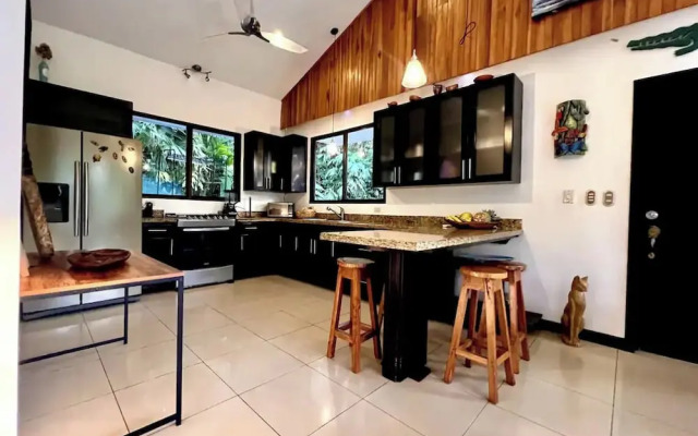 Beautiful private villa w private pool