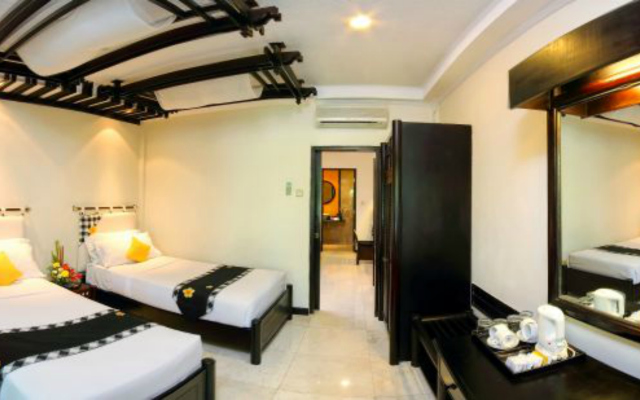 Legian Beach Hotel