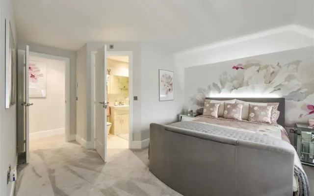 Luxury 4 Bedroom Detached House