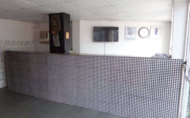 Metro Hotel Oluyole