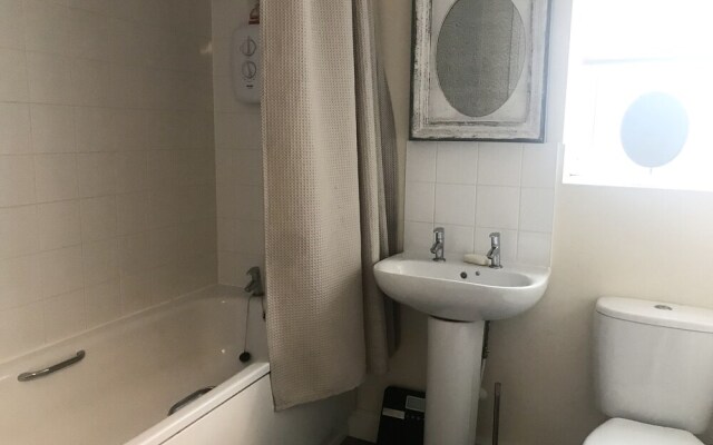 Cosy Romantic Boutique King bed Apartment Nuneaton