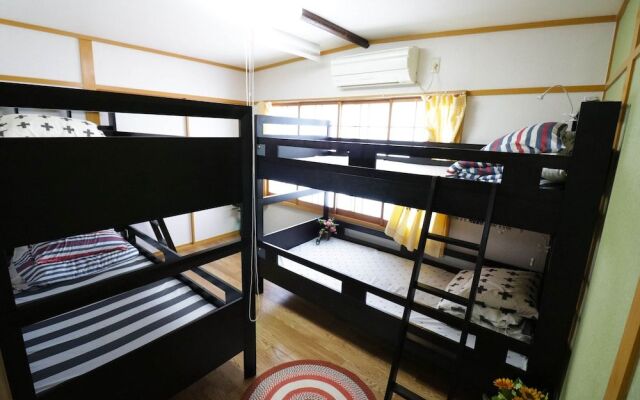 Maru House - Hostel