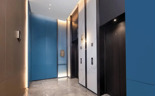 Holiday Inn Express Qingdao City Balcony by IHG