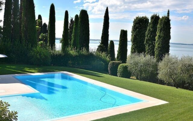 Villa Giardino Degli Ulivi With Pool
