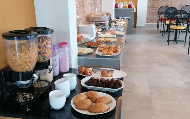 Premium Suites Deluxe Aparthotel Equipetrol