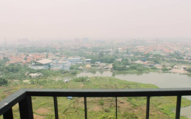 Big And Cozy Studio At Azalea Suites Apartment