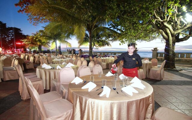 Hotel Pangeran Beach