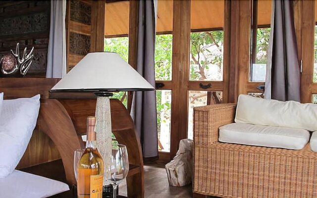 Breve Azurine Lagoon Retreat