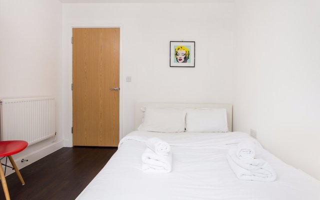 Luxury East London Flat, Sleeps 6