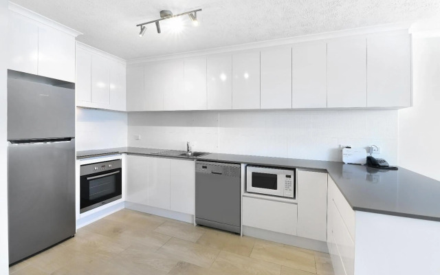 Broadbeach Travel Inn Apartments
