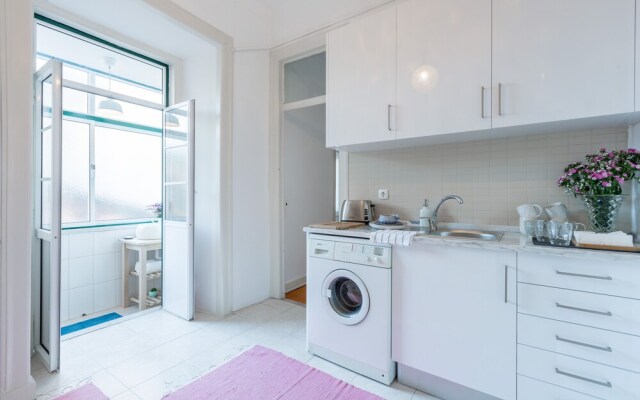 Spacious, Bright and Sunny Apartment, By TimeCooler