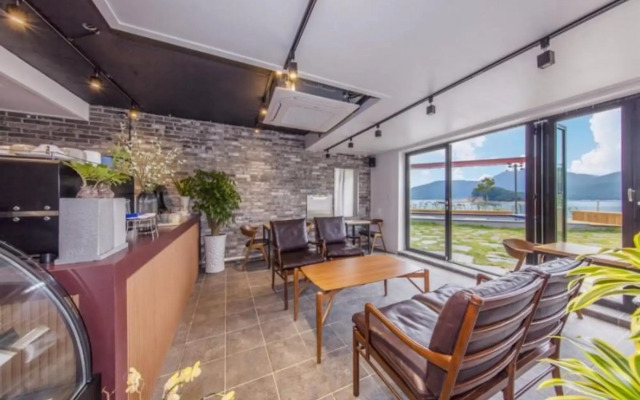 Geojedo Blue Hill Pension