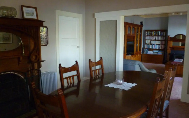 Donalea Bed And Breakfast & Riverview Apartment