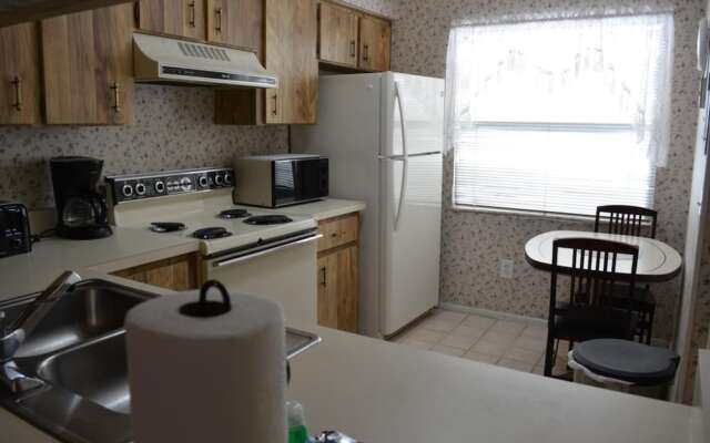 Beautiful 2 Bedroom 2 Bath Condominium