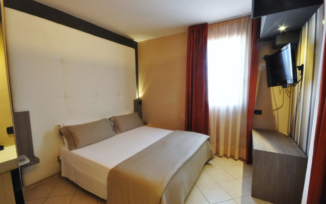 Planet Hotel