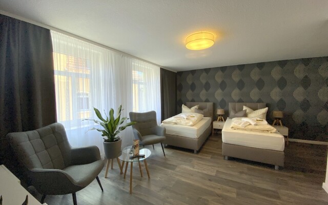 Zur Altstadt - Am Fuße der Osterburg - Gaststätte, Pension, FEWO