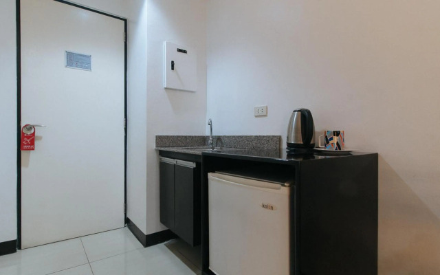 RedDoorz Plus @ Banawe Quezon City Weekly Stay