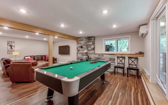 Bartlett Vacation Rental w/ Wraparound Deck!