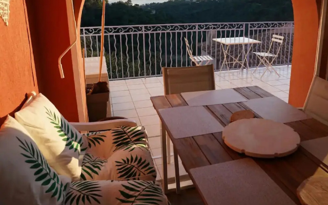 Exquisite Holiday Home in Roquebrune-sur-argens With Pool