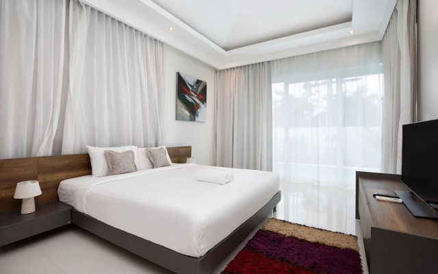 Miami-Style 2BR Pool Villa Janine Kamala