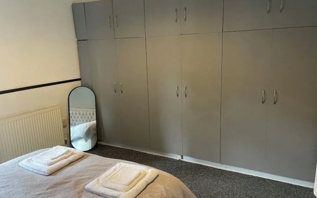 Cozy 2 Bedroom Property With all Amenities