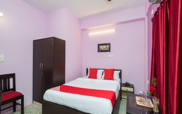 OYO 11379 Jams Guest House