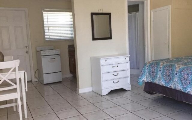 Eamon James Apartments & Suites