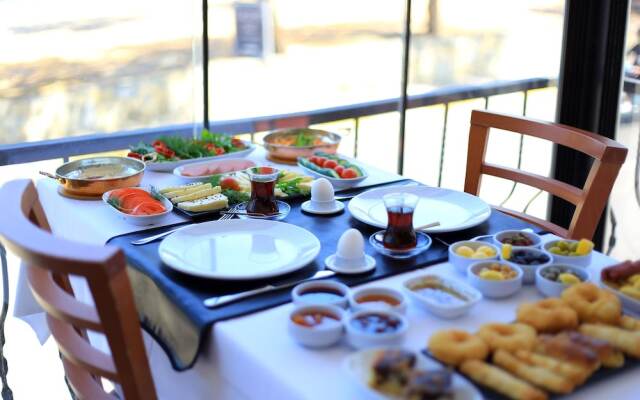 Camlik 87 Hotel Ayvalik