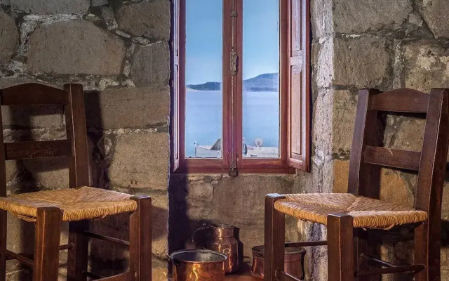 The Windmill Adamas Sea View