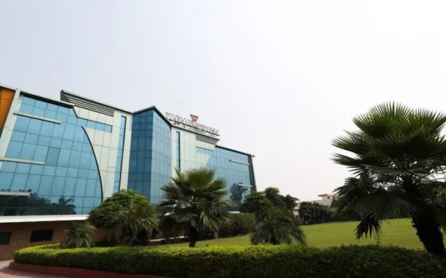Wingston A TreeHouse Hotel Mathura