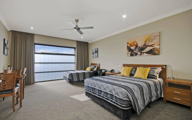 Bridges on Argyle Motel & Apartments