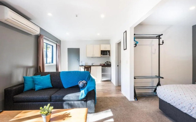 Modern Private Apartment