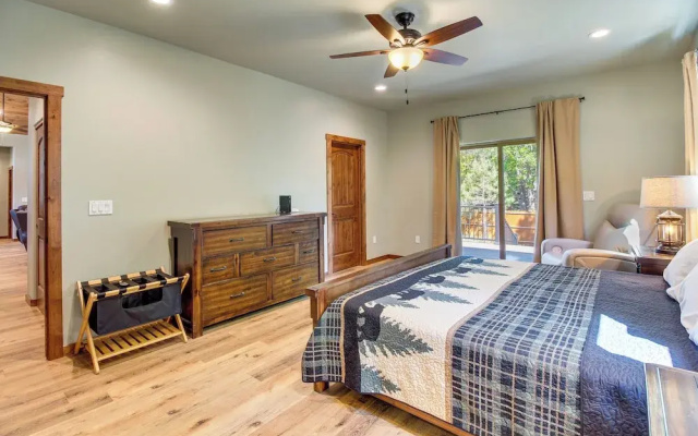 Fire Pit + Deck: Airy Cabin Near Pinetop Lakes