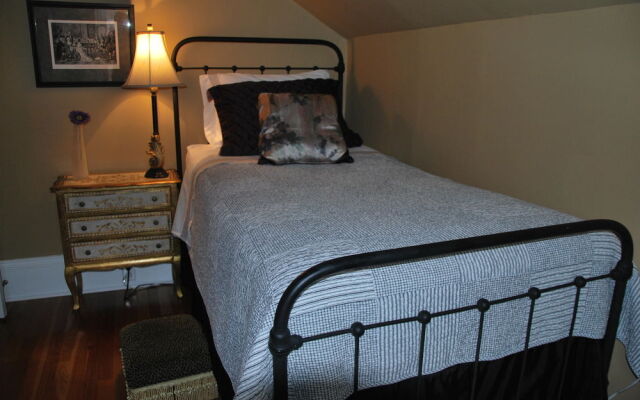 Legacy House Bed and Breakfast