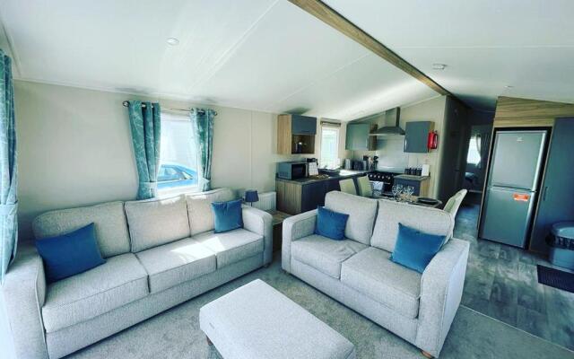 J2 static caravan at Fairway Holiday Park