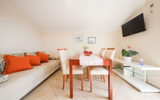 Apartments 150m from beach with parking