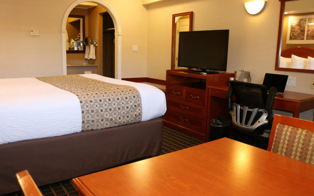 Alexis Park Hotel