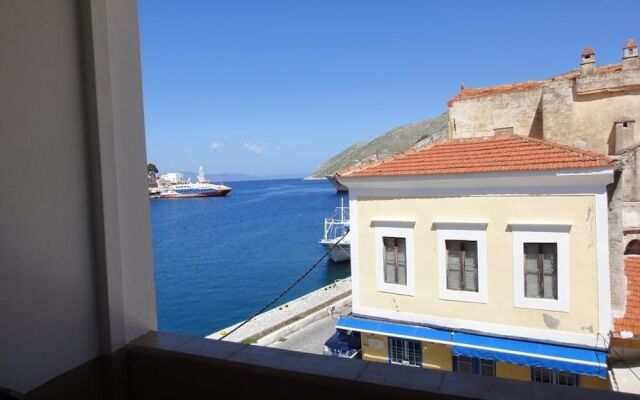 Captain's Suites